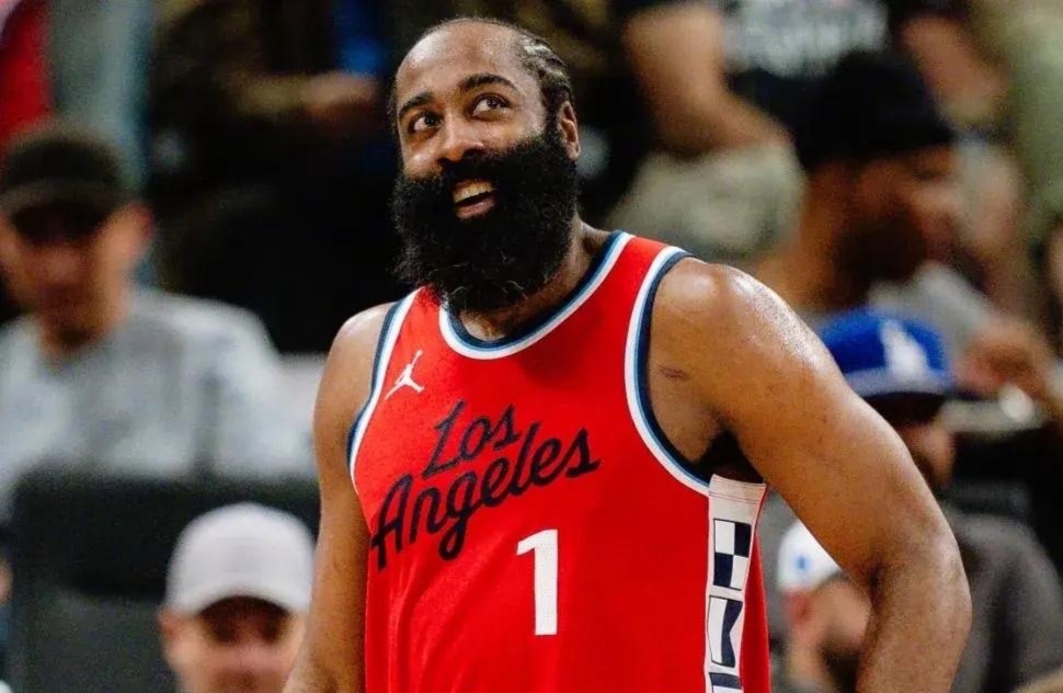 爱游戏入口-哈登击败老对手库里，晋级之路一路高歌！的简单介绍